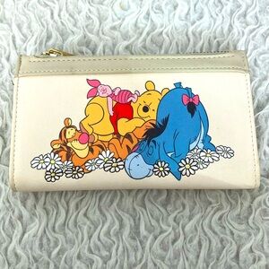NWOT Our Universe Loungefly Winnie the Pooh Wallet